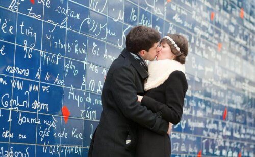 Diga "eu te amo" em vários idiomas: Aprenda com a gente!