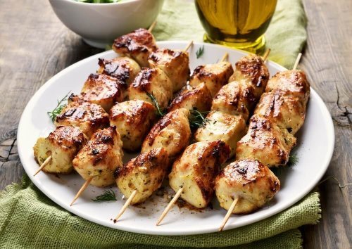Espetinhos de frango: receita fácil e deliciosa