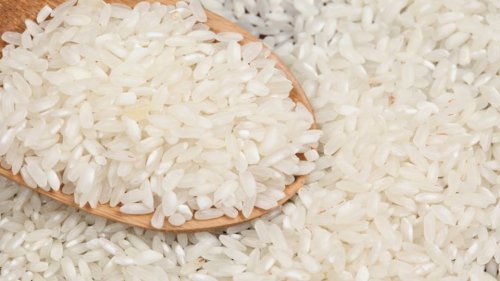 Ingredientes da salada de arroz e guacamole
