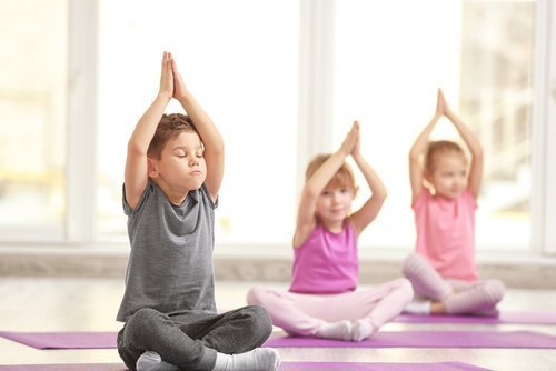O que você precisa saber sobre a ioga são as aulas para crianças