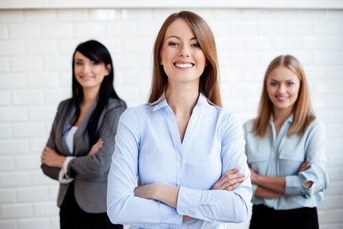 Pode vestir camisa e jaqueta em uma entrevista de emprego