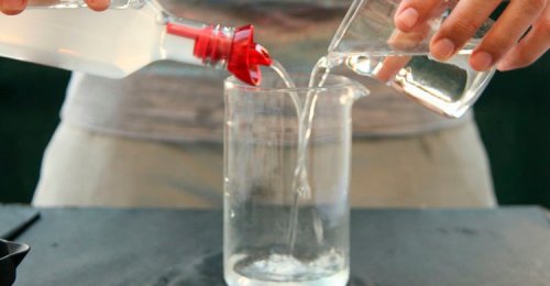 Preparo de pastilhas de bicarbonato de sódio para desinfetar o vaso sanitário