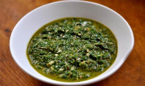 Molho chimichurri na tijela