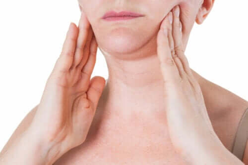 Diga adeus ao queixo duplo com estes exercícios simples