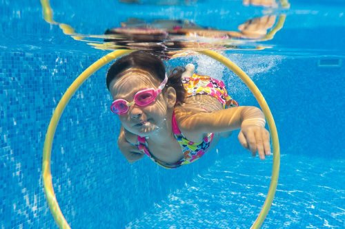Como ter seus filhos em segurança na piscina