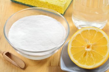5 maneiras de usar bicarbonato de sódio e limão na limpeza da casa
