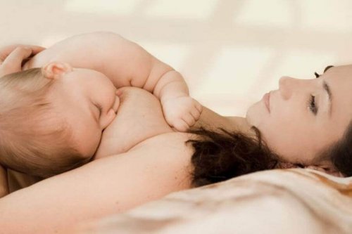 Posições para amamentar o bebê: sentido inverso