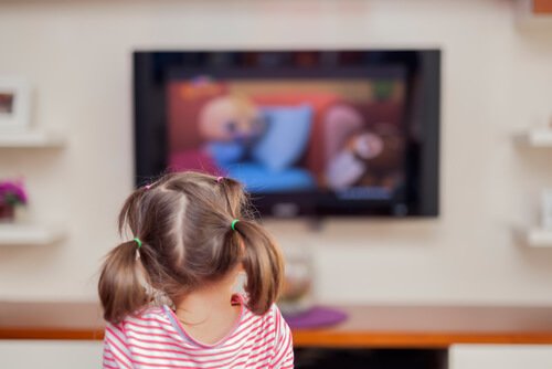 Quanto tempo seu filho pode assistir TV