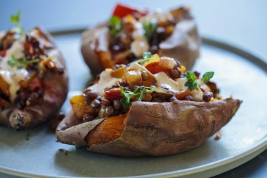 Batatas com creme chipotle e bacon