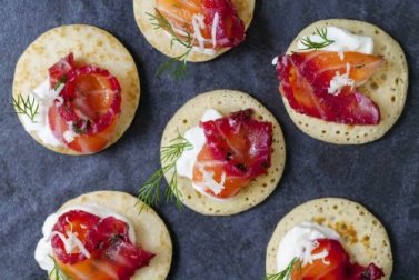 Blinis defumado delicioso e muito fácil de preparar