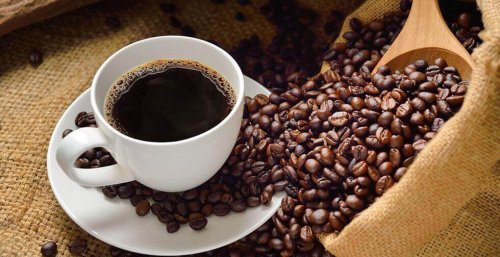 Evite beber muito café durante o trabalho noturno