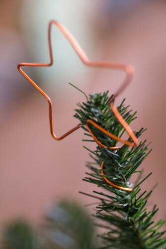 Decoração com arame da árvore de Natal