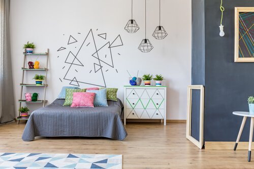 A melhor maneira de fazer um mural infantil é usar figuras geométricas