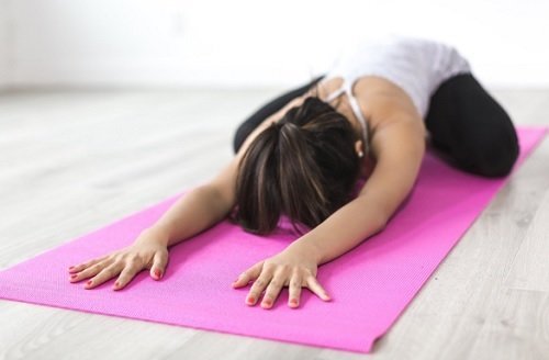 5 coisas imprescindíveis em uma aula de ioga: flexibilidade