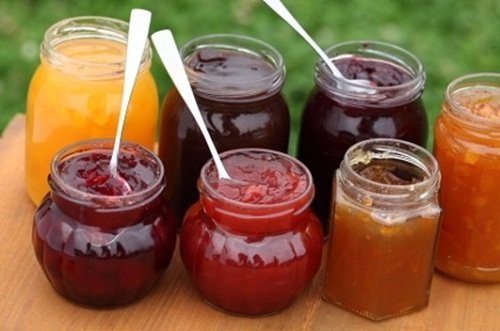 Geleias com frutas diferentes