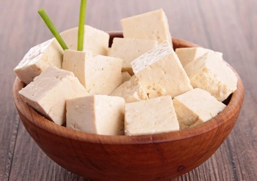 Macarrão de arroz refogado com tofu
