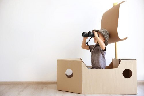 Brinquedos com caixas recicladas