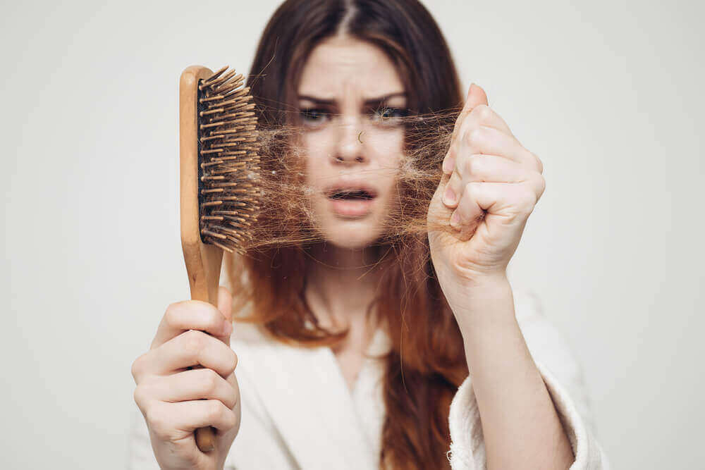 Queda de cabelo e calvície são a mesma coisa?
