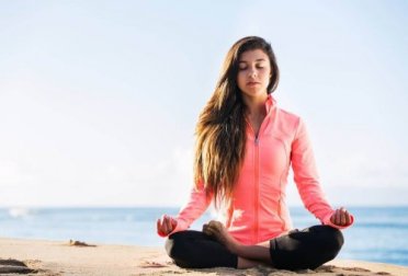 Respiração e atenção, as chaves da postura na ioga