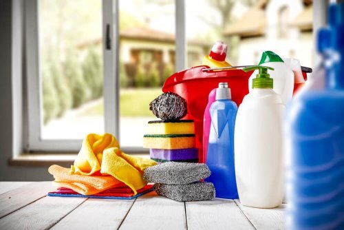 Utensílios de limpeza pequenos para lugares difíceis