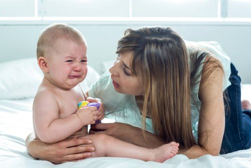 O que fazer para acalmar um bebê que chora sem parar?