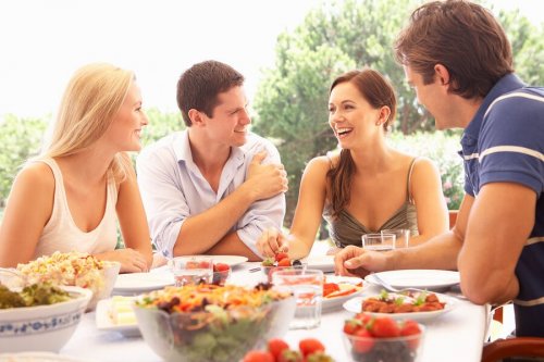 6 truques para comer saudavelmente quando você sair de viagem