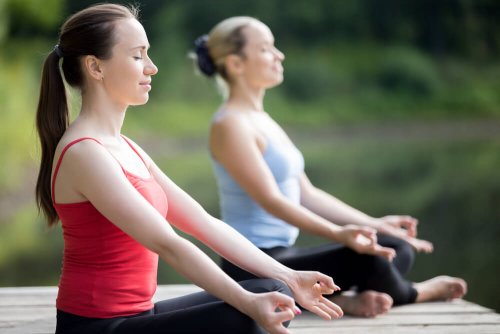 Praticar exercícios moderados para emagrecer após a gravidez