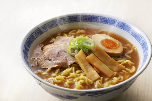 Como preparar sopa Lámen de frango