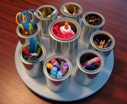 Organizador de latas recicladas