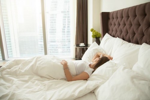 A maneira você costuma dormir determinará qual o colchão recomendado para você