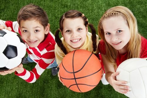 Praticar esportes contra a obesidade infantil
