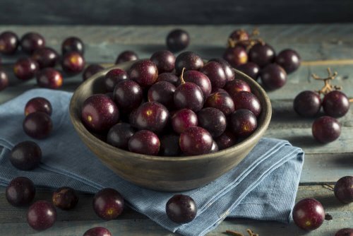 A uva é um alimento que compõe a dieta das cores