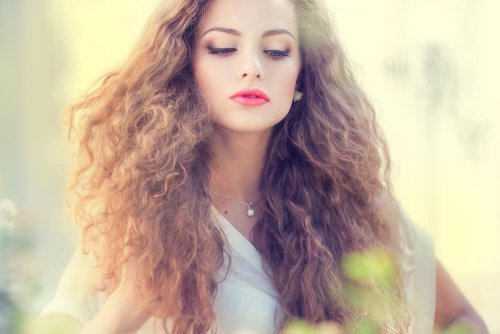 Para tratar o cabelo depois do verão, deixe que ele descanse