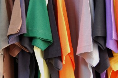 Como fazer almofadas com camisetas recicladas
