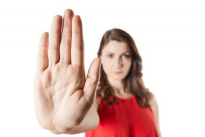 Se sua mãe não aceita o seu parceiro imponha limites