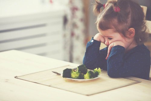 Os adultos são o grande exemplo na neofobia alimentar das crianças