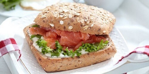 Se você optar por um café da manhã salgado, experimente este delicioso sanduíche