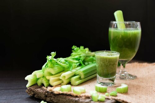 Vitamina de salsa e aipo