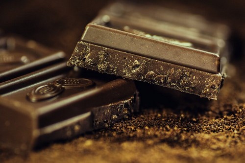Que outros alimentos ou bebidas contêm cafeína?