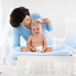 5 dicas para cuidar do cabelo do bebê