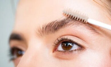 Soluções naturais para fazer crescer as sobrancelhas