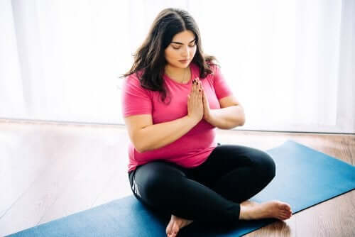 10 razões pelas quais a ioga é ideal para pessoas com sobrepeso