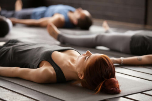 Posturas básicas de ioga: a melhor iniciação