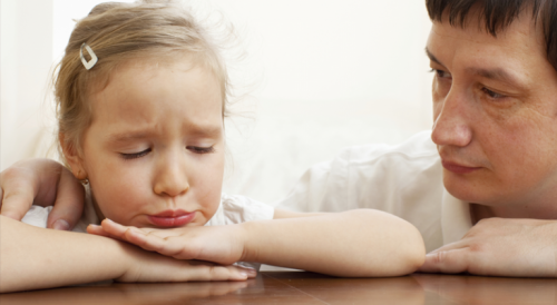 Ao começar a escola, evite que seu filho chore na aula