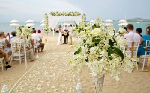 Formas de economizar no casamento: biscar preços nas flores