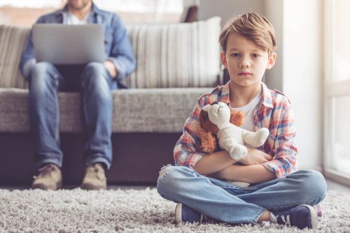 Um olhar atento pode detectar sinais claros de abuso infantil