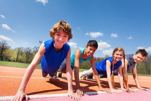 Crianças praticando sporte