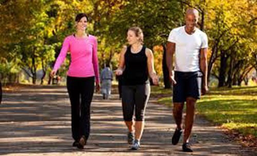 Descubra os 6 benefícios de caminhar todos os dias