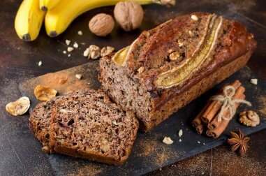 Bolo de banana, mel e canela: não fique sem experimentar