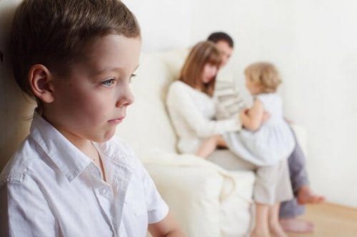 Como lidar com o ciúme entre irmãos